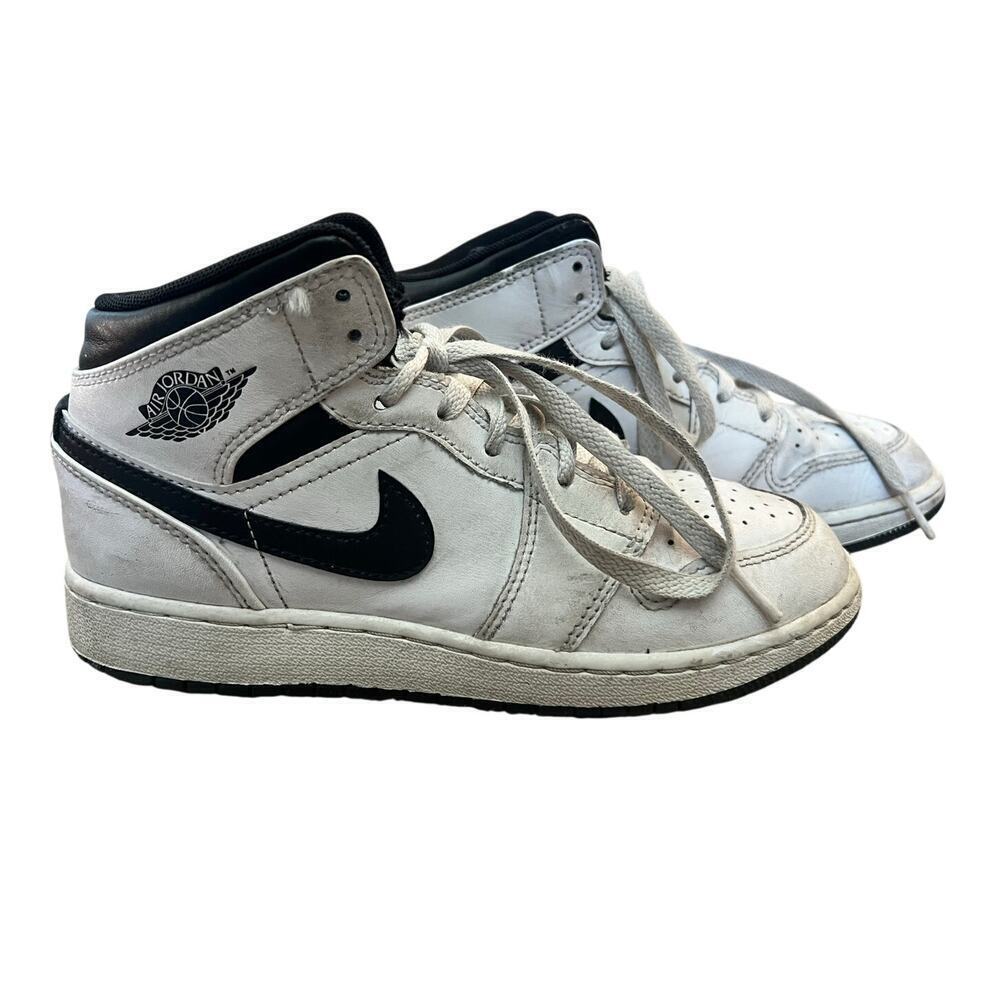 Boys Air Jordan Sneakers, Size 4.5, Black/White, High Top